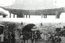 1910년경 개성 남대문 앞 시전거리 모습