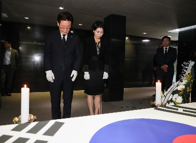 이재명 경기도지사 현충탑 참배