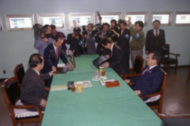 임동원 남북 비핵화 공동선언문 북측 대표와 교환 #127886