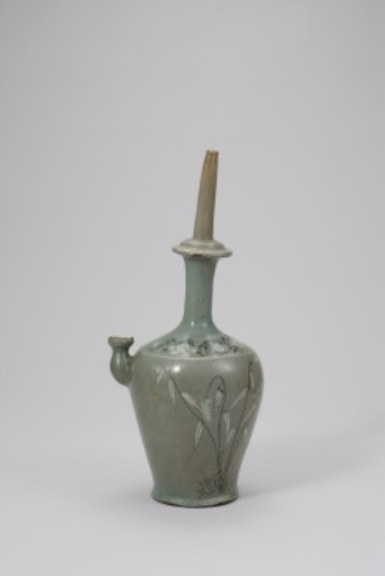 청자 꽃 무늬 정병