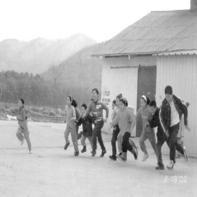 달리기 하는 어린이들(용면리)
